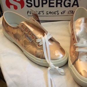 Superga tennis shoe